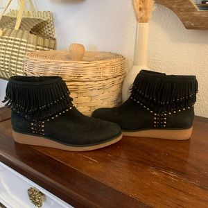 UGG Ariane Black Suede Fringe Boots Women’s Size 9 EUC